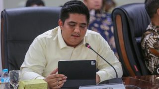 Bupati Bintan Melaporkan Progres Pembangunan Menara Suar Karang Singa kepada Kepala Staf Kepresidenan