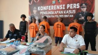 Tak Ditegur 2 Bulan, Kakek Ini Bacok Wajah Teman dengan Parang