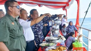 Sekdaprov Kepri dan Dirjen Hubla Meninjau Karang Singa, Pembangunan Menara Suar Selesai Juni 2025