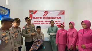 20 Anak Ikuti Sunat Massal Gratis Polres Bintan di Tambelan