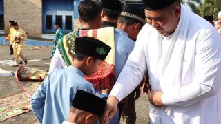 Bupati Bintan Salat Iduladha 1446 Hijriah dan Berkurban di Pulau Pangkil