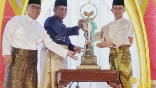 Batam Juara Umum STQH Ke-XI Kepri di Tanjungpinang, Amsakar Achmad Bawa Piala Ansar Ahmad