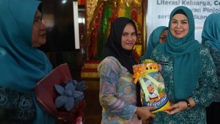 Di Pulau Penyengat, Dewi Kumalasari Menyerukan Literasi Keluarga dan Lawan Pinjol Ilegal