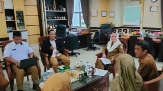 Pegawai Honor Kelompok R2 dan R3 Natuna Curhat ke Cen Sui Lan