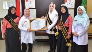 Cen Sui Lan Melepas Azzahra Tusita, Pelajar Natuna Mewakili Kepri pada Pemilihan Duta GenRe Tingkat Nasional