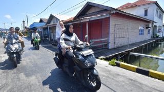 Warga Sedanau Melaporkan Jalan Rusak, Cen Sui Lan: Kita Gunakan Anggaran Biaya Tak Terduga dan IJD