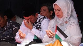 Gubernur Kepri Ansar Ahmad Menangis pada Tablig Akbar dan Penggalangan Dana Peduli Palestina