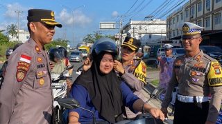 Kapolres Bintan Berbagi Jumat Berkah Nyambi Patroli Operasi Patuh Seligi