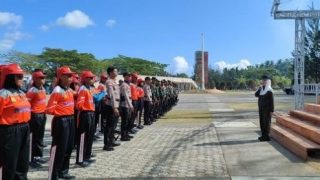Bupati Natuna Meninjau Latihan Paskibraka di Pantai Piwang, Berikut Ini Arahannya