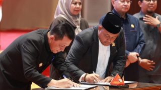 Gubernur Kepri dan Pimpinan DPRD Menyetujui Perda Insentif dan Kemudahan Investasi