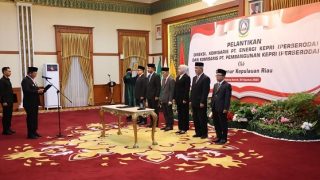 Ansar Ahmad Melantik Pejabat PT Energi Kepri dan PT Pembangunan Kepri, Berikut Daftar Namanya