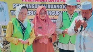 Cen Sui Lan Mengawali Pembangunan RKB TK Negeri 001 Desa Tanjung