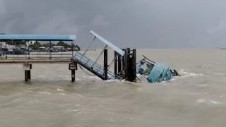 Diterjang Angin Kencang, Ponton Dermaga Tanjung Makom Karimun Putus dan Ambruk