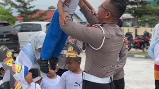Tanamkan Rasa Aman Sejak Dini, IPTU Yelvis Oktaviano Edukasi Murid TK Bintan Buyu Tentang Keselamatan di Jalan Raya