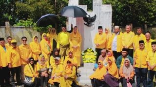 HUT Ke-61, Cen Sui Lan Ziarah ke TMP dan Mengunjungi Sesepuh Golkar di Natuna