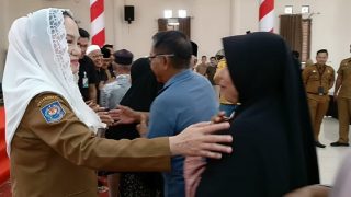 Cen Sui Lan Menyalurkan Bantuan Lansia dan 68 Pelaku Usaha Ekonomi Produktif