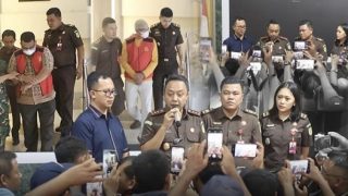 Kejari Karimun Menahan Kades Sugie sebagai Tersangka Kasus Penerbitan Surat Tanah Sporadik