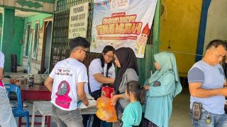 Tana Group Berbagi Seribu Paket Sembako ke Warga Bengkong Melalui Skema Tebus Murah