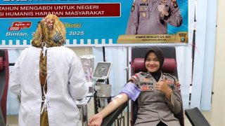 20 Personel Polres Bintan Mendonorkan Darah pada HUT ke-74 Humas Polri