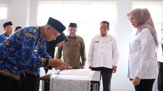 Wabup Bintan Melantik 17 Pejabat Fungsional, Pesan Deby Maryanti Bikin Momok ASN