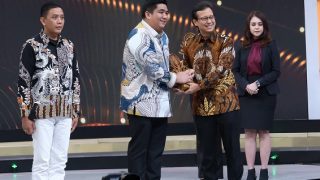 Program Kesehatan Gratis Mengantarkan Bupati Bintan sebagai Penerima Penghargaan Anugerah Cita Negeri