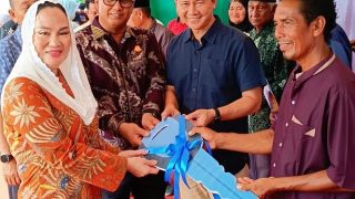 Cen Sui Lan Meresmikan Relokasi Kampung Puak, Dihiasi Air Mata Warga Batu Kapal