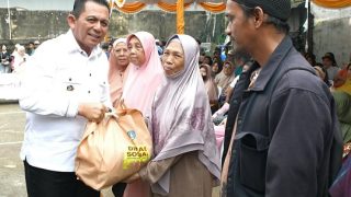 Tahap II, Gubernur Kepri Menyerahkan 2.000 Paket Sembako di Tanjungpinang