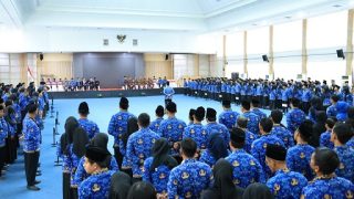 Hari Pahlawan Nasional 2025, Pemkab Bintan Menyerahkan Bantuan kepada Veteran