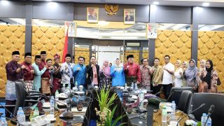 Pemkab Bintan Evaluasi Program Seragam Gratis, Transportasi Sekolah Gratis Dialihkan ke Dishub