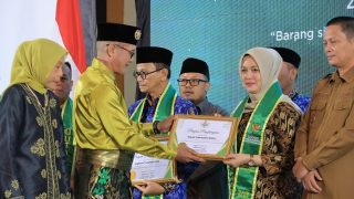 Pemkab Bintan Menerima Penghargaan Baznas Awards 2025