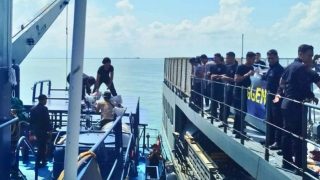 Dari Kepri, Bea Cukai Mendistribusikan Bantuan Korban Banjir Sumatera Lewat Jalur Laut