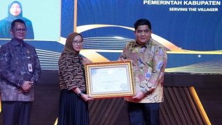 Serving The Villager Mengantarkan Bupati Bintan Menerima Penghargaan Outstanding Public Service Innovation