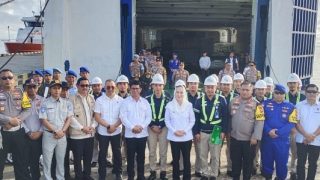 Operasi Lilin Seligi 2025, Cen Sui Lan Pantau Angkutan Nataru di Pelabuhan Roro Penagi