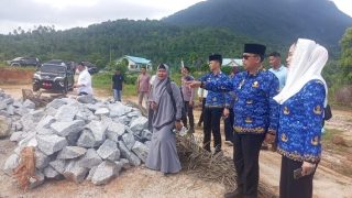 Pemecah Batu dan Sopir Lori Kehilangan Mata Pencaharian, Cen Sui Lan: Kita Cari Solusinya