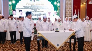 Ansar Ahmad Melantik H TS Arif Fadillah sebagai Ketua PW-IPHI Provinsi Kepri Periode 2025-2030