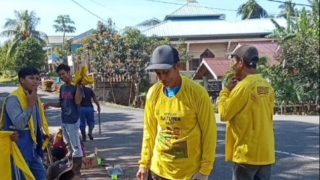 KPDN Binaan Raja Mustakim Berbagi buat Pasukan Kebersihan Dinas PUPR Natuna