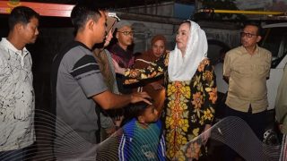 Respons Cepat Kebakaran Air Payang, Bupati Natuna Cen Sui Lan Pastikan Bantuan Segera Cair