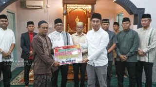 Berbuka Puasa Ramadan di Masjid Jami Ash-Shobirin, Lis Darmansyah: Ini Wujud Kebersamaan