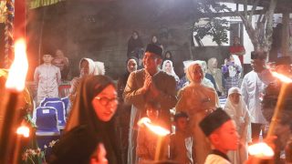 Ribuan Obor Terangi Malam Takbir Bintan, Bupati Roby: Sederhana Namun Tetap Khusyuk
