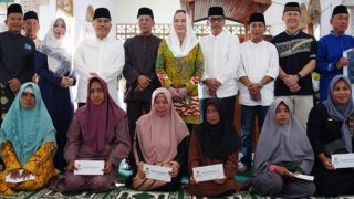 Safari Ramadan 1447 Hijriah Berakhir di Masjid An-Nur Singgang Bulan, Ribuan Warga Natuna Menerima Bantuan