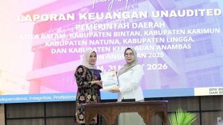 Wakil Bupati Bintan Menyerahkan LKPD Unaudited Tahun 2025 ke BPK
