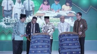 Nyanyang Haris Pratamura Membuka Kepulauan Riau Ramadhan Fair (KURMA) 2026 di Batam