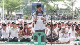 Wako Tanjungpinang dan Warga Salat Istisqa, Lis Darmansyah: Perbanyak Ikhtiar dan Peduli Lingkungan