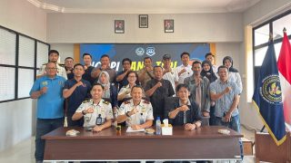 Imigrasi Tanjung Uban Memperpanjang Izin Tinggal Sepuluh Turis Eropa Saat Perang Israel-USA dengan Iran