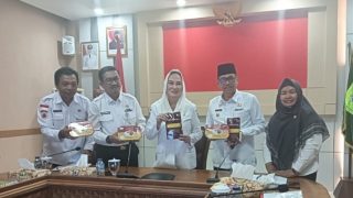 Permintaan Cen Sui Lan Direspon, Kemensos RI Bantu Pangan hingga Kasur buat Penanganan Karhutla di Natuna