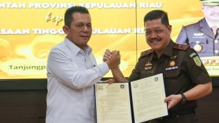 Pemprov Kepri Menghibahkan Lahan kepada Kejati Kepri untuk Lokasi Mes Kejari Natuna