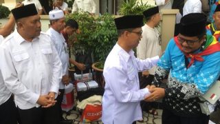 Pelepasan Keberangkatan 120 JCH, Bupati Karimun Titip Doa untuk Kesejahteraan Daerah