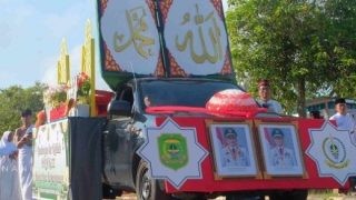 Pawai Taaruf Pembukaan MTQH Tanjungpinang, Raja Ariza: Jadi Momentum Kebersamaan dan Syiar Islam