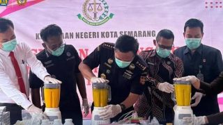 Bea Cukai dan Kejari Semarang Musnahkan Barang Ilegal Hasil 100 Perkara