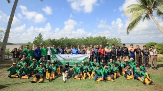 Hari Bumi, Forum Pelabuhan Sehat BBT Bikin Aksi Lingkungan Tanam 1.000 Bibit Mangrove